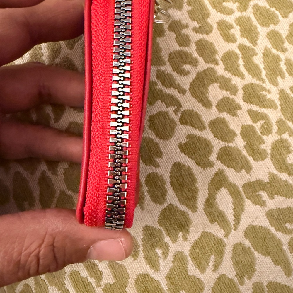 Red Keychain Wallet - Picture 4 of 8